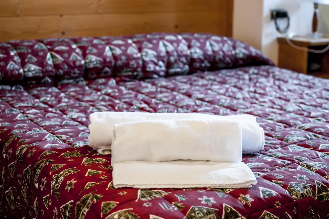 Albergo Riglarhaus Sauris Buitenkant foto